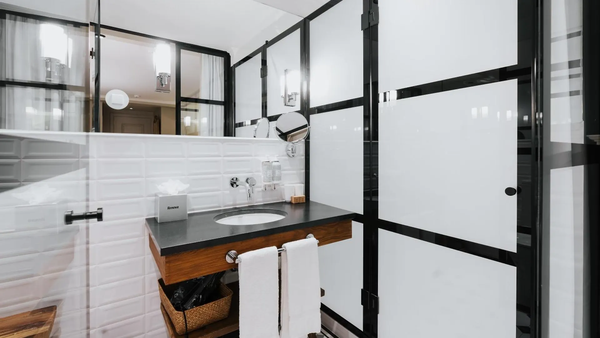 Hotel Almalusa Alfama Lisbon